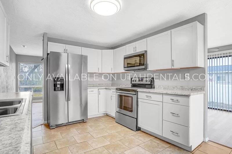 3-Bedroom Apartment in West Jordan! property image