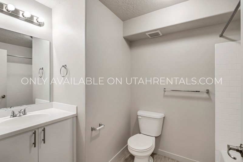 Fabulous 2 Bedroom in Orem- Includes internet! property image