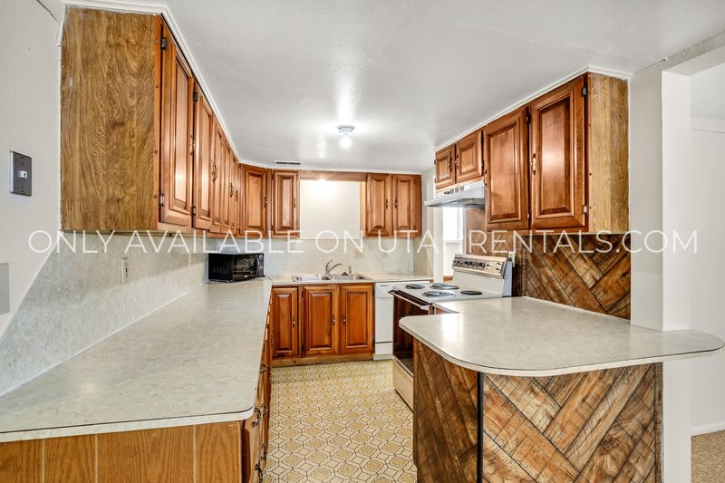 Charming & Bright 2-Bedroom Basement Apartment property image