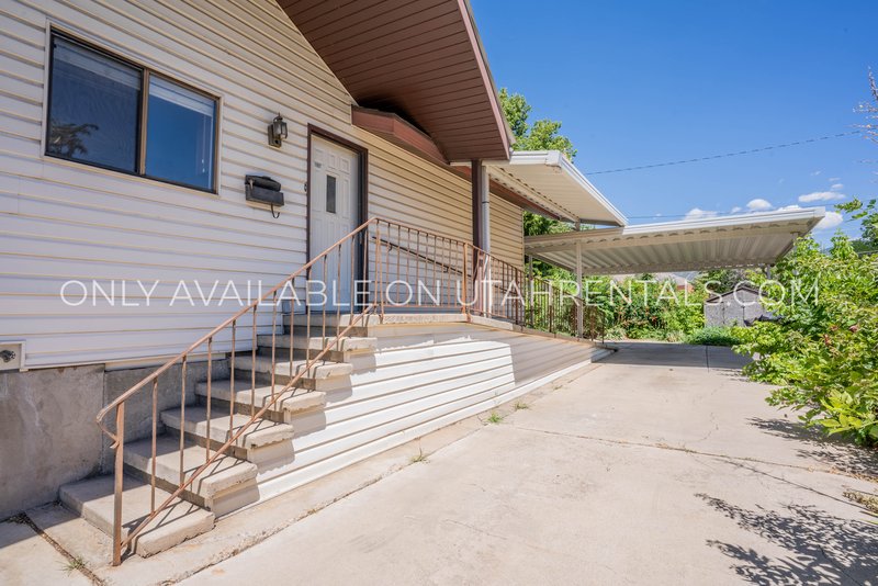 Charming & Bright 2-Bedroom Basement Apartment property image