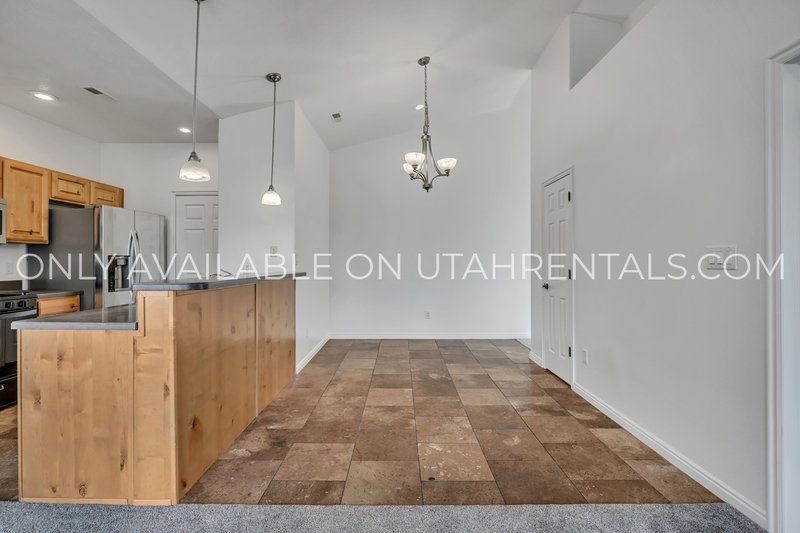 Beautiful 3-Bedroom Condo in Canyon Meadows property image