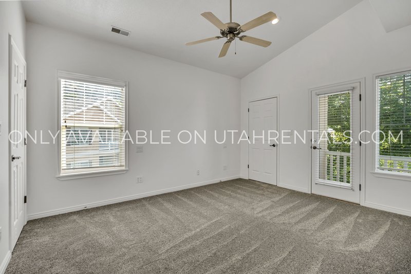 Beautiful 3-Bedroom Condo in Canyon Meadows property image