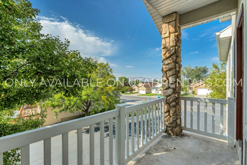 Beautiful 3-Bedroom Condo in Canyon Meadows property image