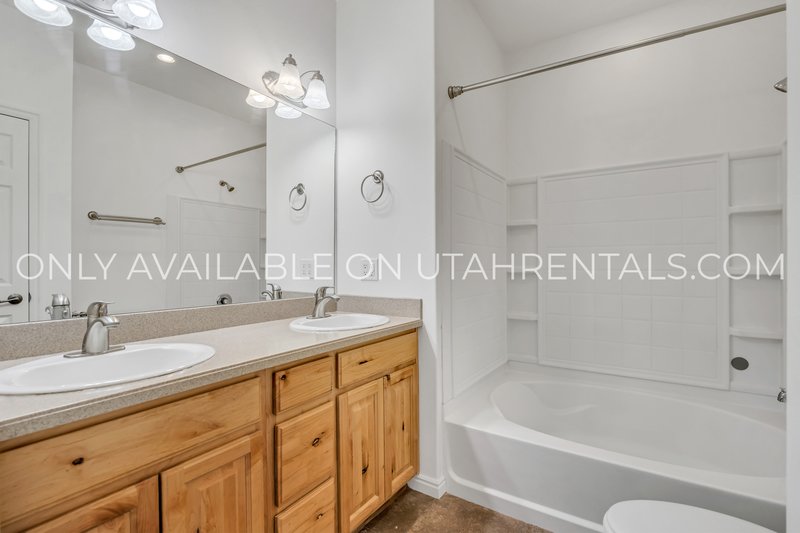 Beautiful 3-Bedroom Condo in Canyon Meadows property image