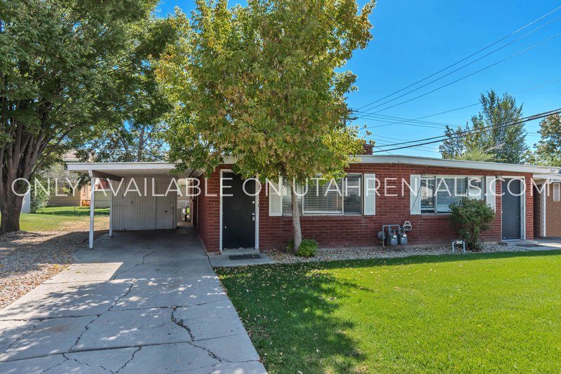 Updated 2-Bed Duplex with Yard & Covered Parking property image