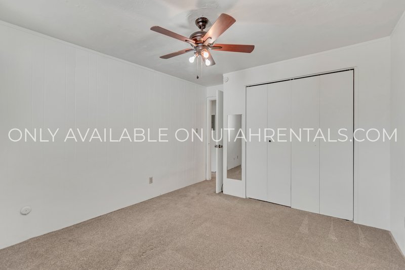 Updated 2-Bed Duplex with Yard & Covered Parking property image