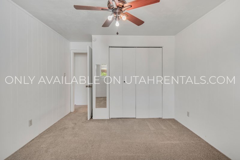 Updated 2-Bed Duplex with Yard & Covered Parking property image