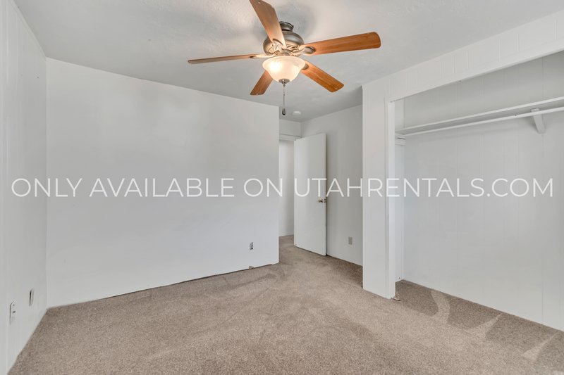 Updated 2-Bed Duplex with Yard & Covered Parking property image