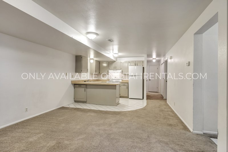 Private Room in Desirable Condo – Perfect Location Between BYU & UVU! property image