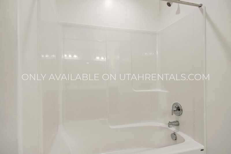 Beautiful, Spacious Lehi Townhome property image