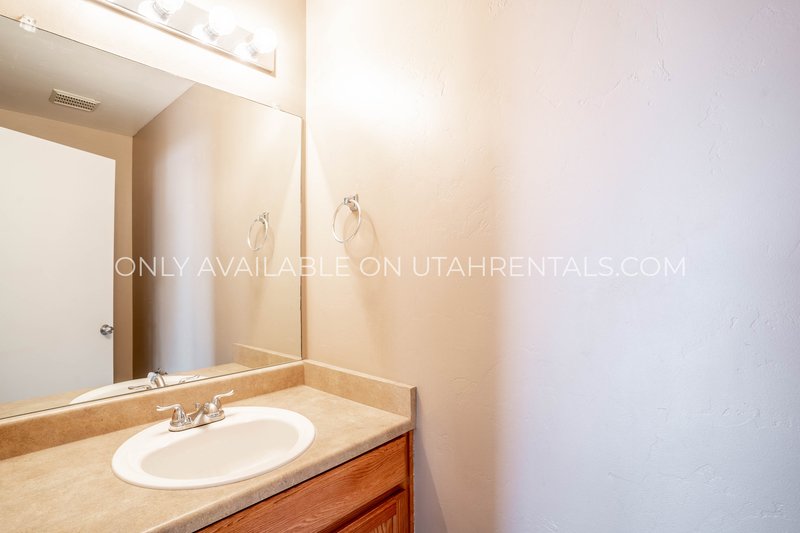 3 Bedroom 2 Bathroom Townhome in Riverton property image