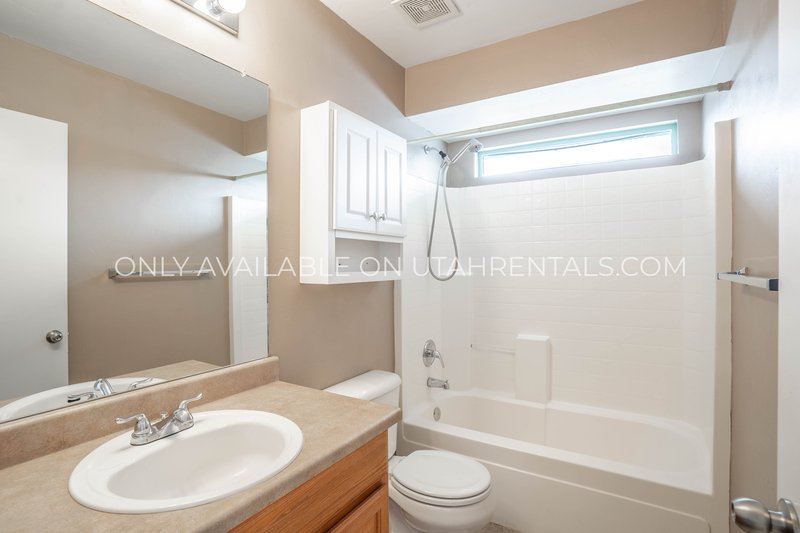 3 Bedroom 2 Bathroom Townhome in Riverton property image