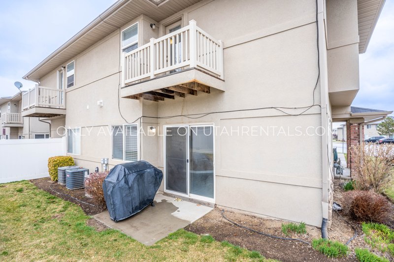 3 Bedroom 2 Bathroom Townhome in Riverton property image