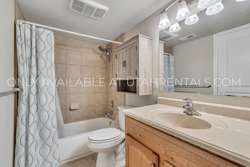 Amazing two bedroom basement apartment! property image