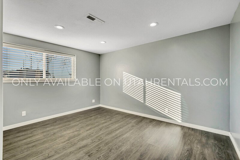 Cute 2 bed/1 bath basement unit! property image