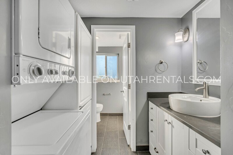 Cute 2 bed/1 bath basement unit! property image