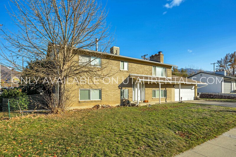 Cute 2 bed/1 bath basement unit! property image