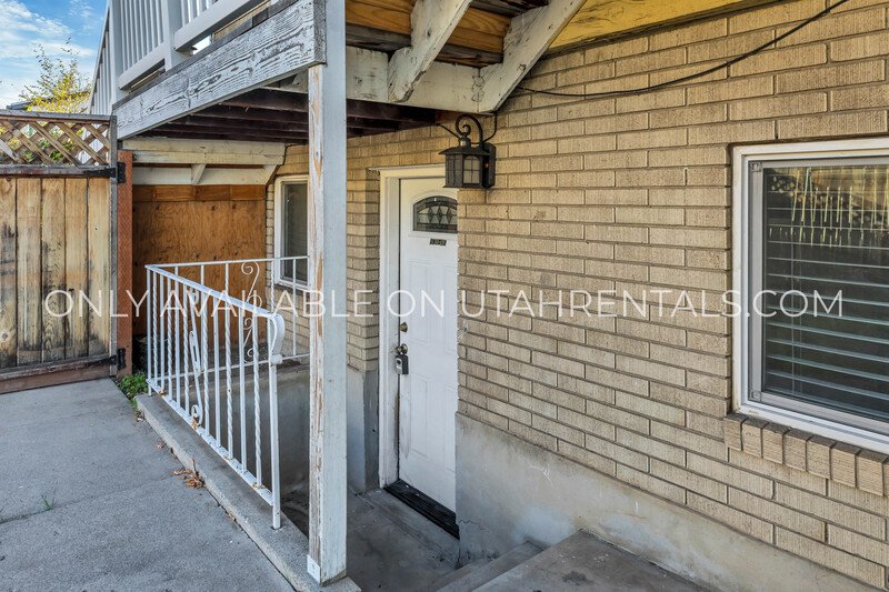 Cute 2 bed/1 bath basement unit! property image