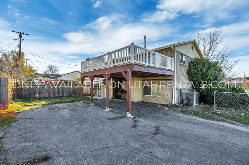 Cute 2 bed/1 bath basement unit! property image