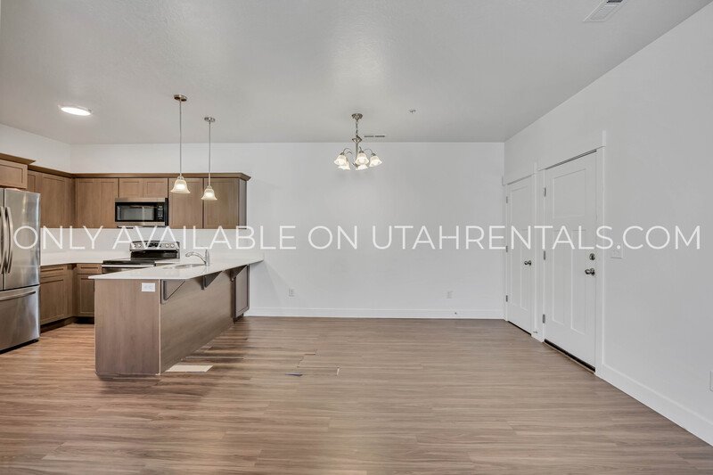 Modern 3-Bedroom Condo in Prime Lehi Location! property image