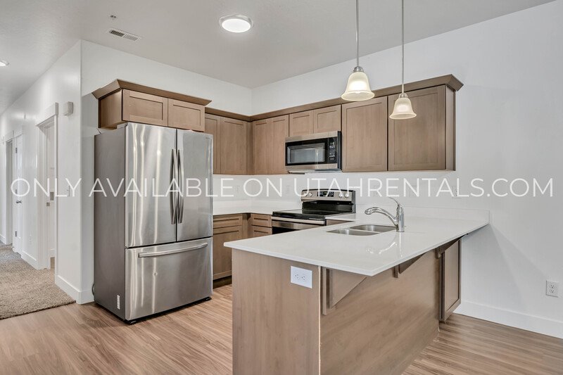 Modern 3-Bedroom Condo in Prime Lehi Location! property image