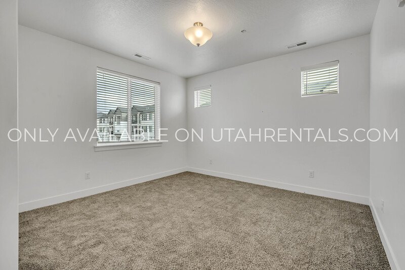 Modern 3-Bedroom Condo in Prime Lehi Location! property image