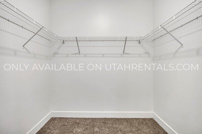 Modern 3-Bedroom Condo in Prime Lehi Location! property image