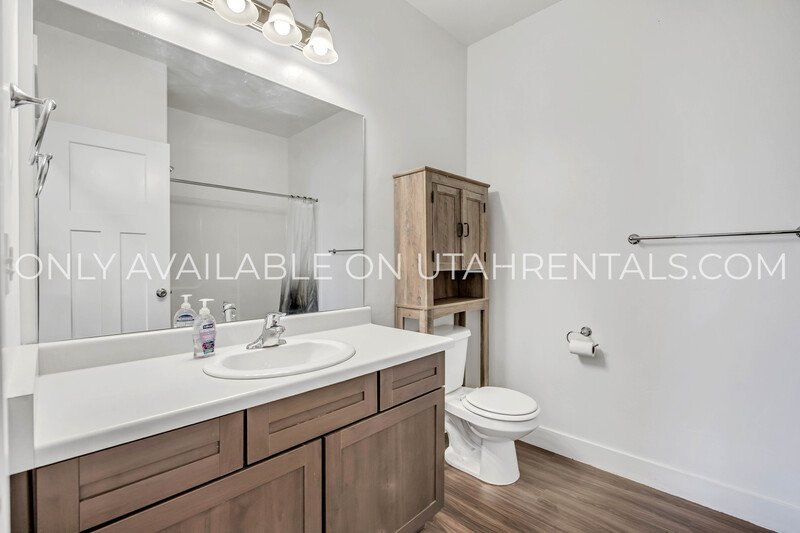 Modern 3-Bedroom Condo in Prime Lehi Location! property image