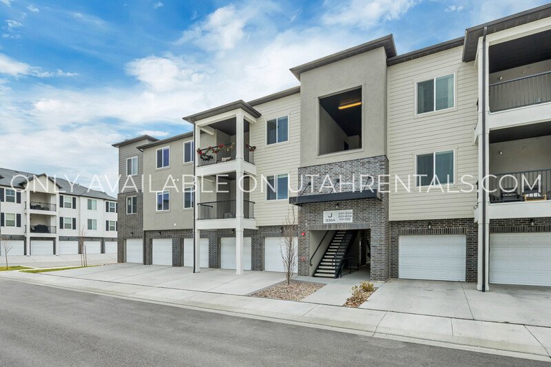 Modern 3-Bedroom Condo in Prime Lehi Location! property image