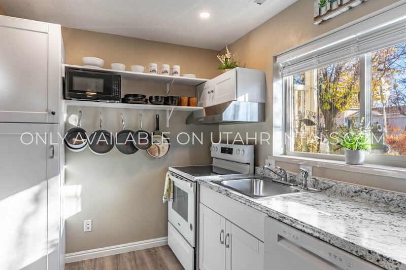 Charming & Spacious 1-Bedroom Basement Apartment property image
