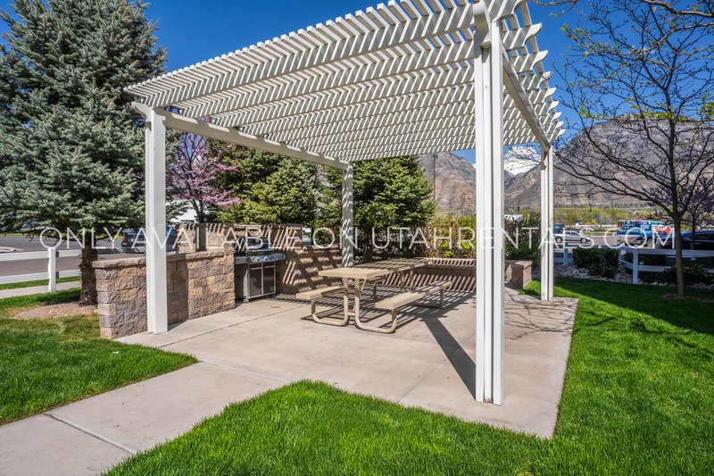 Beautiful 2-bed Apartment! property image