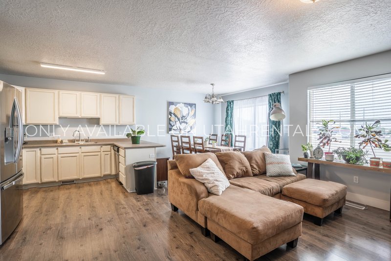 Twin Sized Bedroom Available! property image