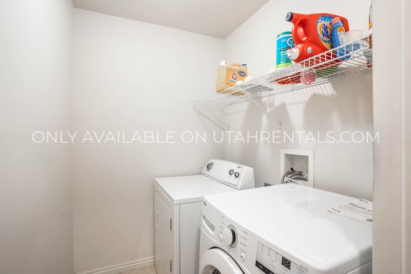 Twin Sized Bedroom Available! property image