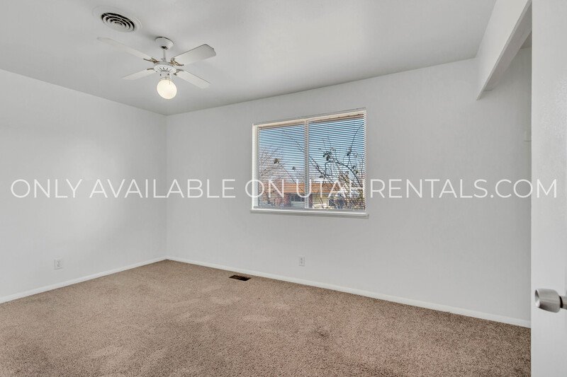 Spacious 5-bedroom home in a convenient West Valley City location! property image