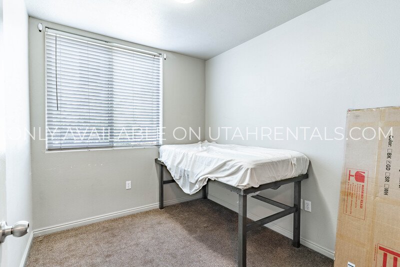 Private Rooms at Lanai H2 property image