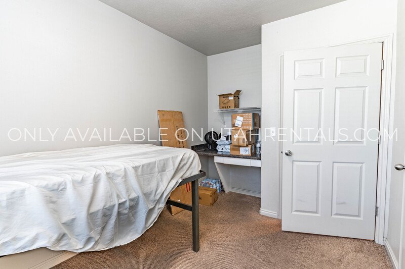 Private Rooms at Lanai H2 property image