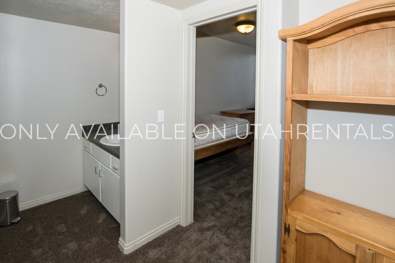 Private bedroom at Lanai! property image