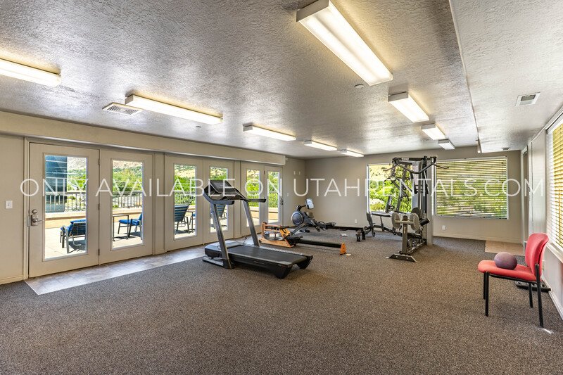 Single Bedroom in coveted Lanai apartment. property image