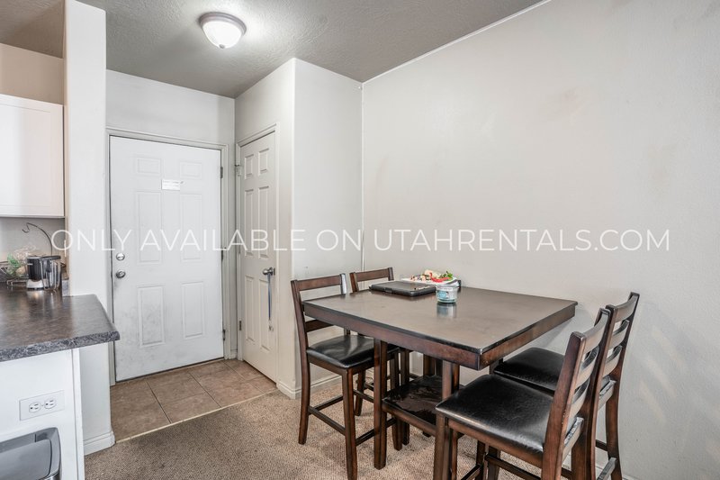 Single Bedroom in coveted Lanai apartment. property image