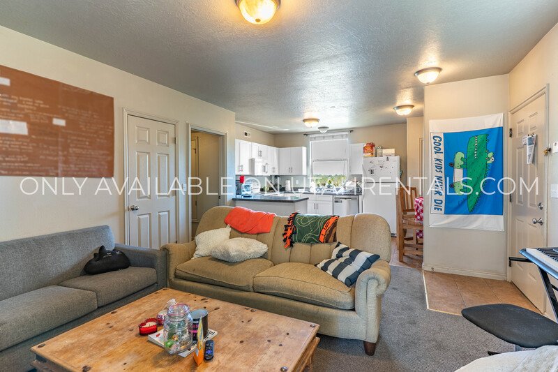 Private Rooms Available at Lanai Apartments J2 property image
