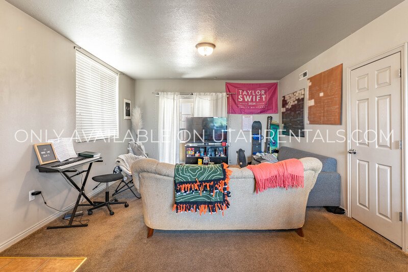 Private Rooms Available at Lanai Apartments J2 property image