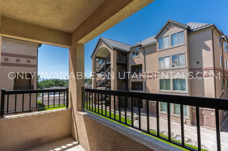 Private Rooms Available at Lanai Apartments J2 property image