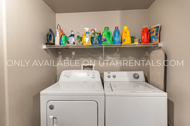 Private Rooms Available at Lanai Apartments J2 property image