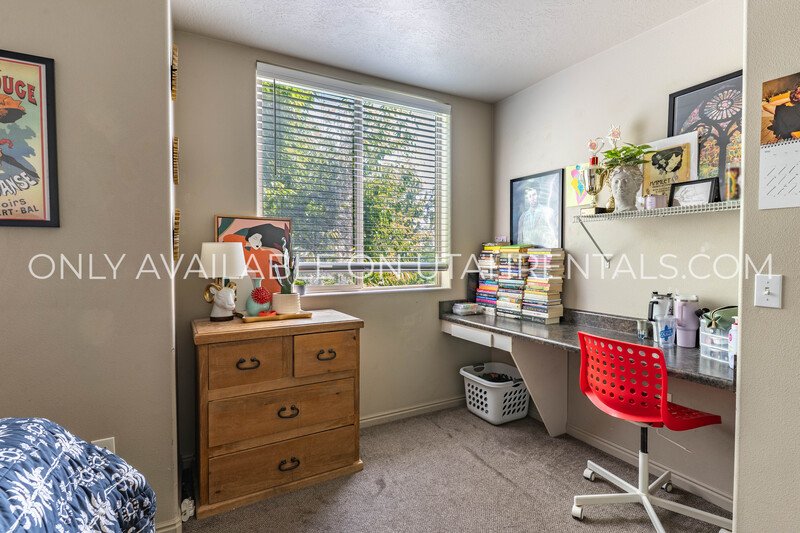 Private Rooms Available at Lanai Apartments J2 property image