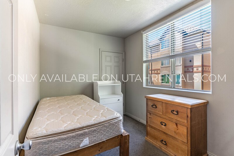 Private Rooms Available at Lanai Apartments J2 property image