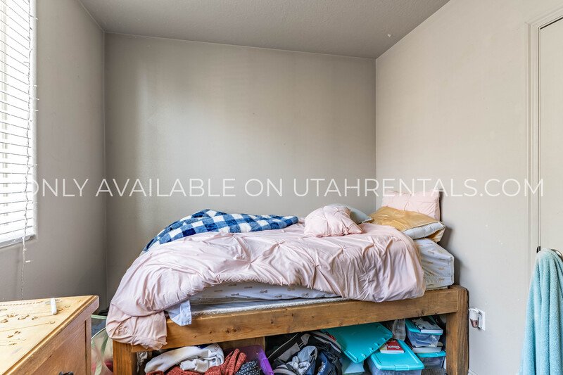 Private Rooms Available at Lanai Apartments J2 property image