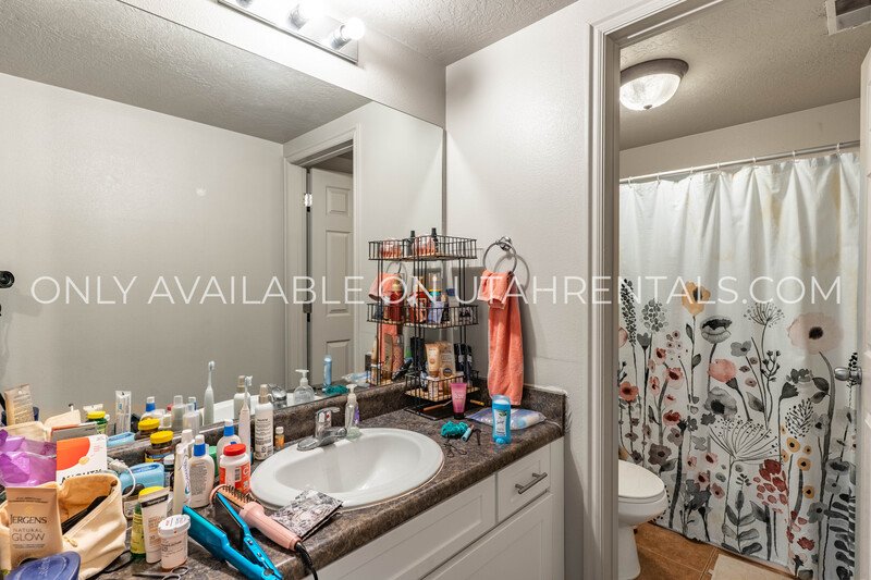 Private Rooms Available at Lanai Apartments J2 property image