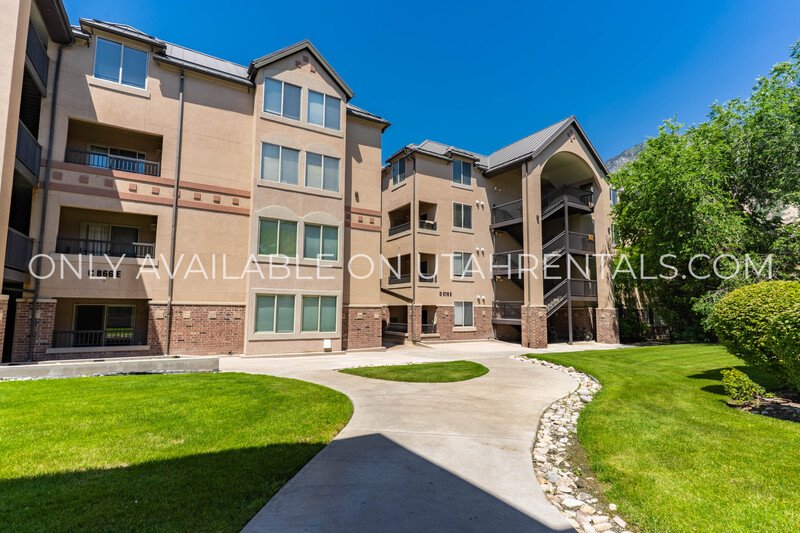 Private Rooms Available at Lanai Apartments J2 property image