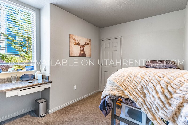 F2 - Rm3 (Mid Right) property image