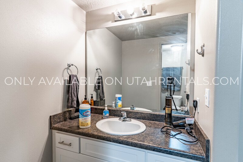 F2 - Rm3 (Mid Right) property image